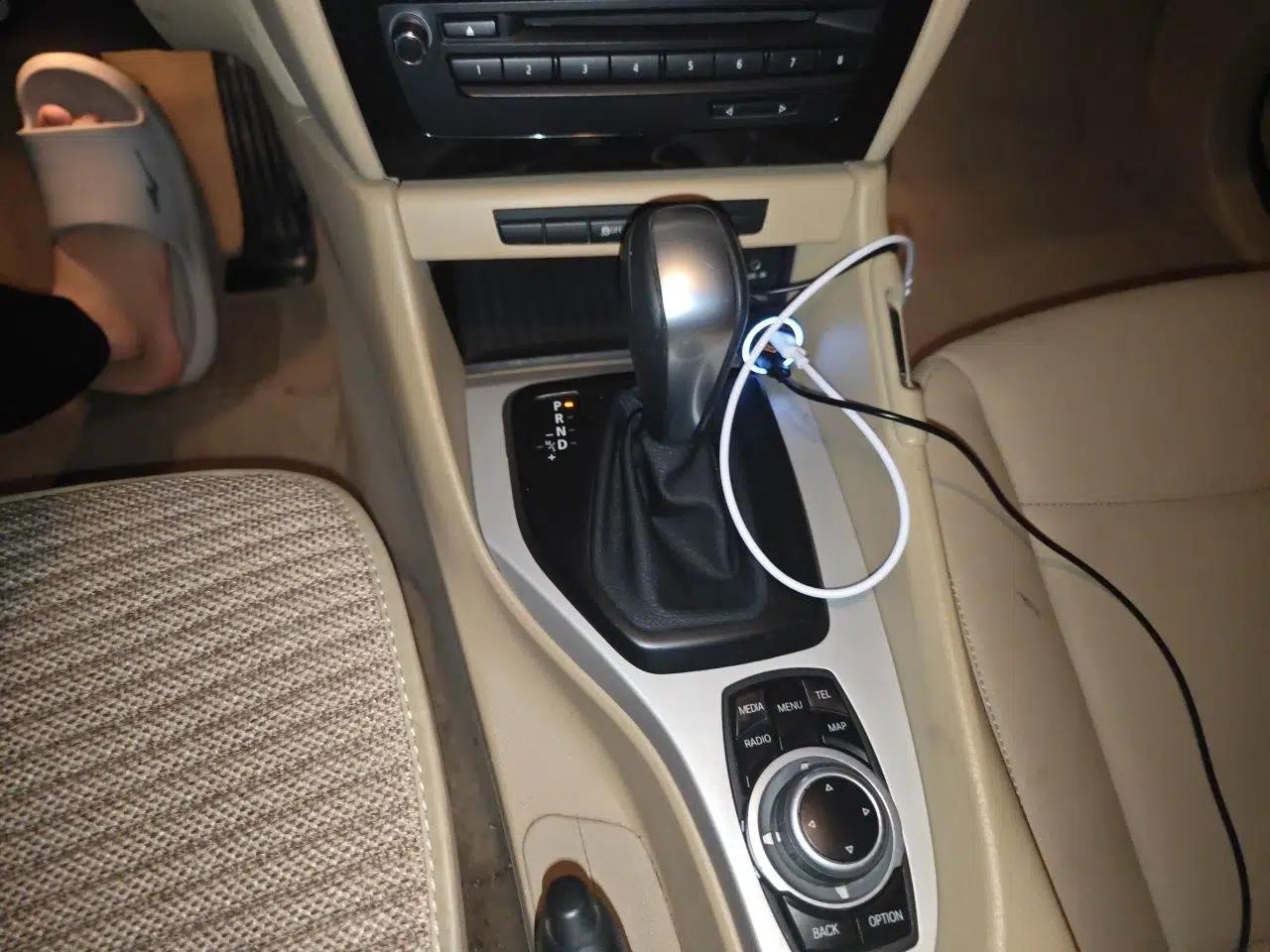 BMW X1 2012 sDrive18i Luxury Edition — миниатюра 14