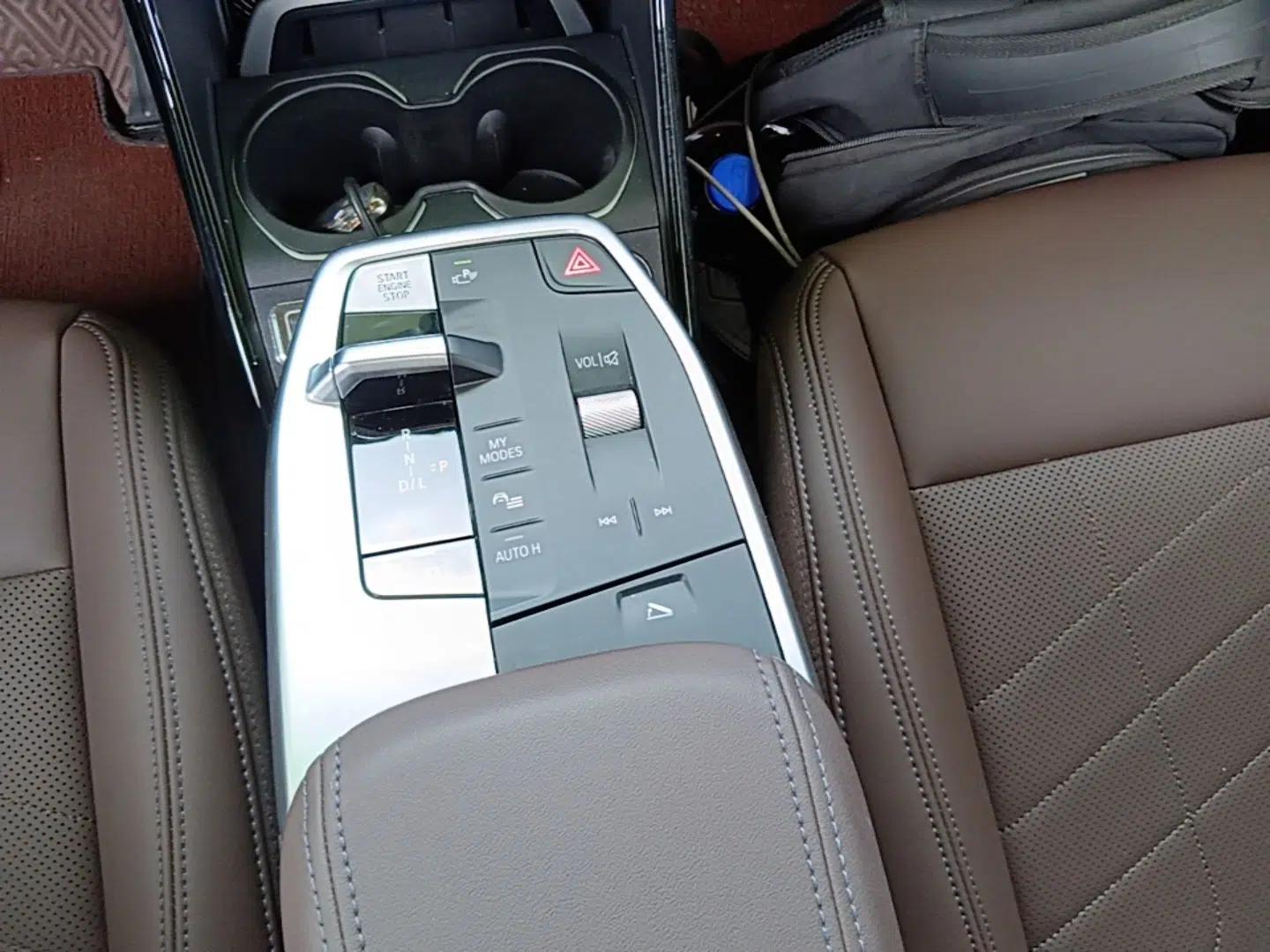 BMW X1 2025 Model sDrive25Li M Sport Package — миниатюра 21