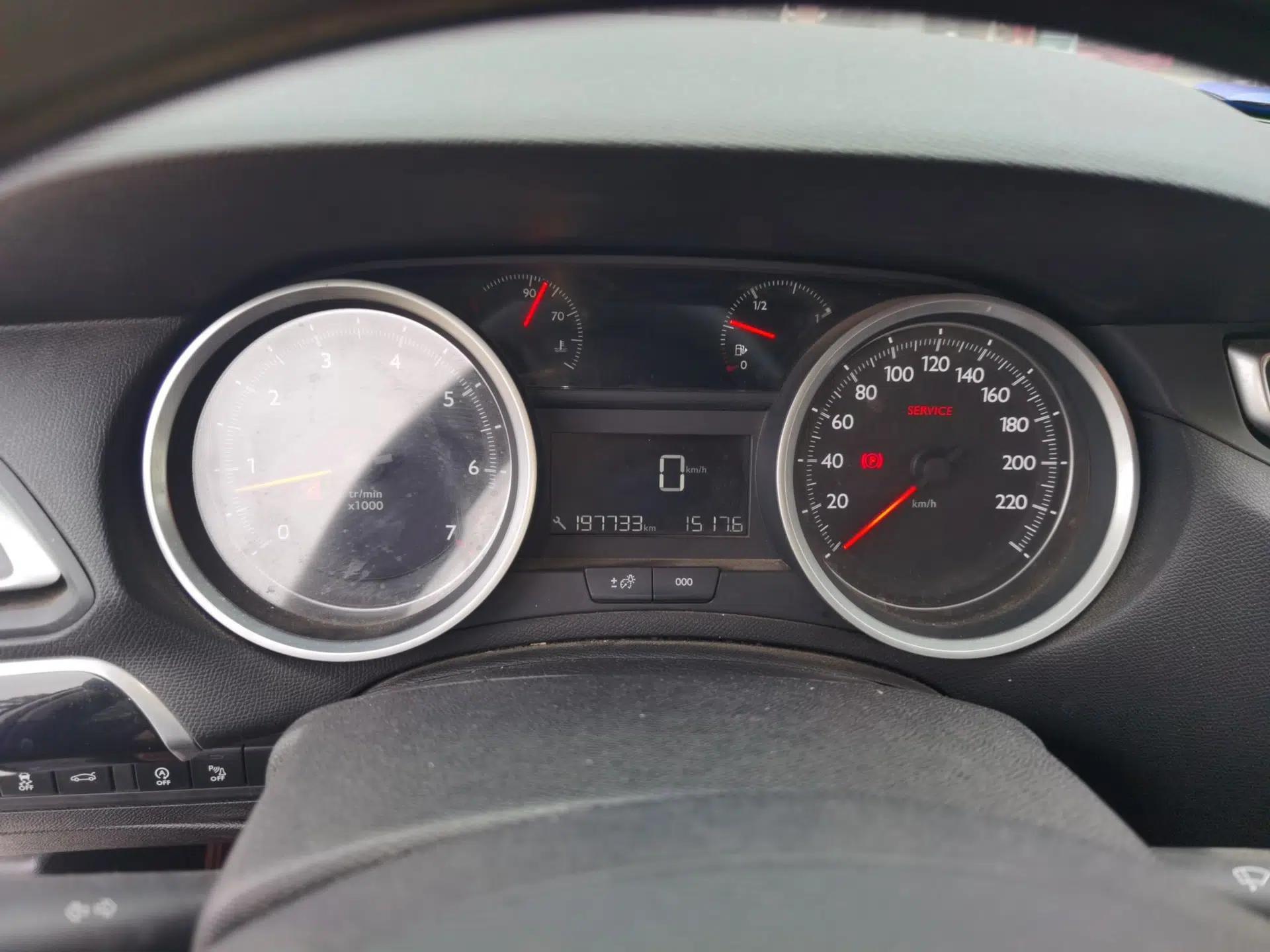 Peugeot 408 2014 1.8L Manual Leading Edition — миниатюра 11