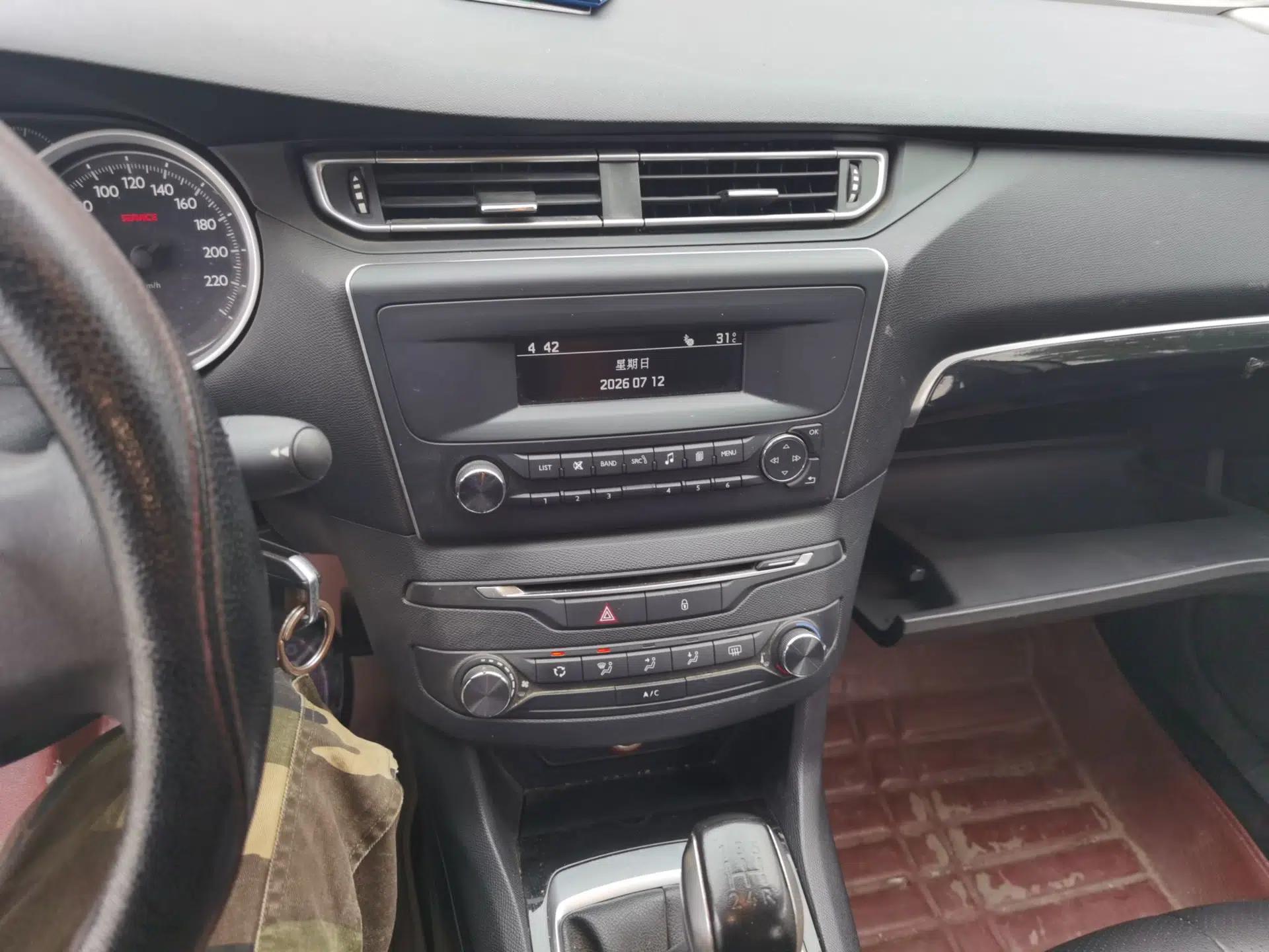 Peugeot 408 2014 1.8L Manual Leading Edition — миниатюра 13