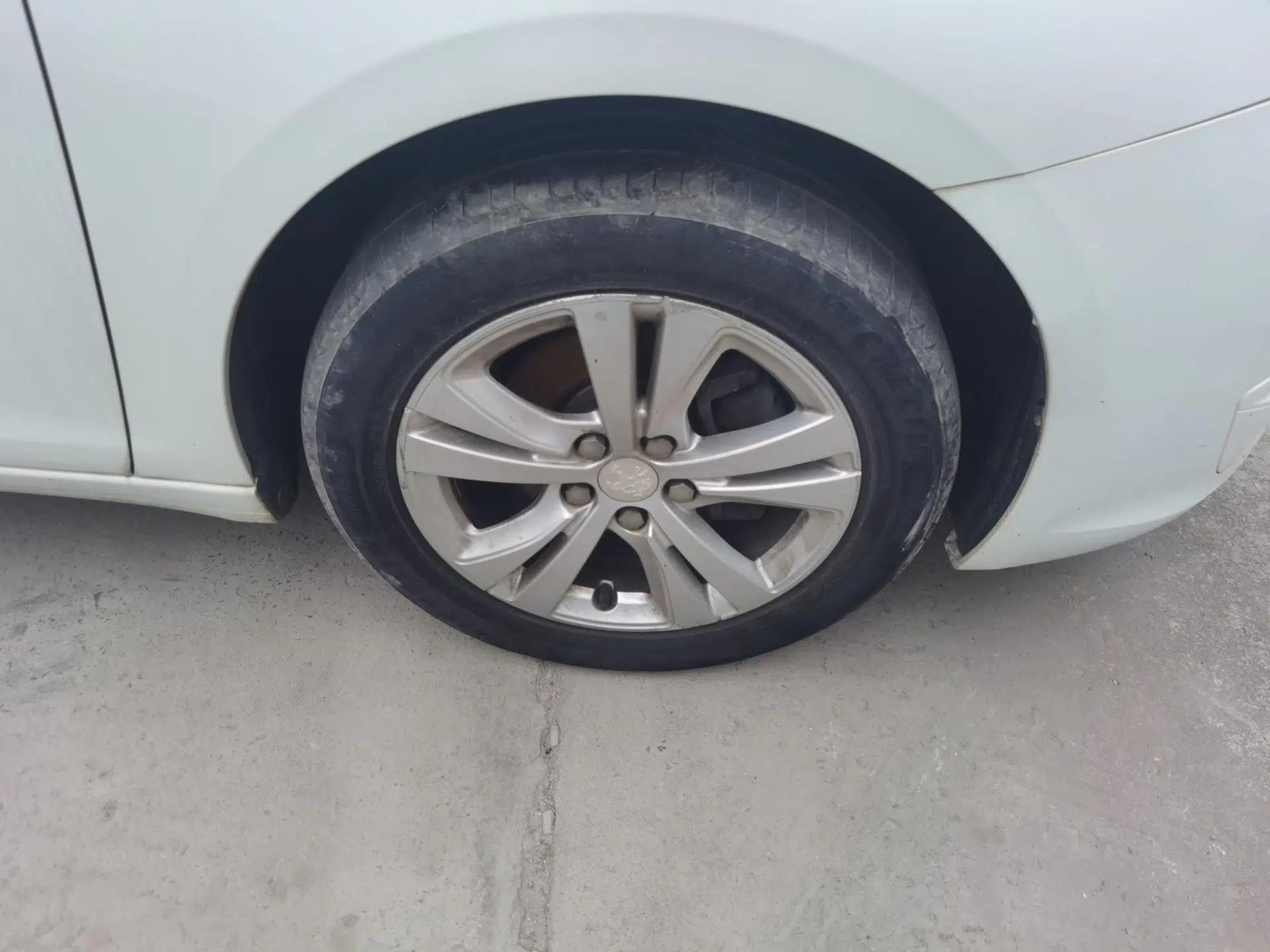 Peugeot 408 2014 1.8L Manual Leading Edition — миниатюра 8
