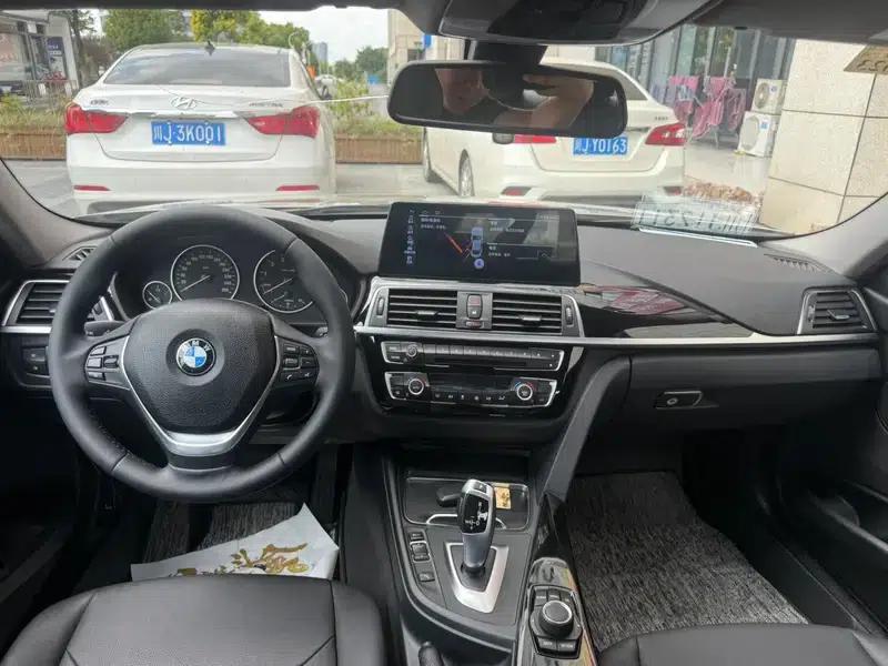 2017 BMW 3 Series 320Li Fashion Edition — миниатюра 11