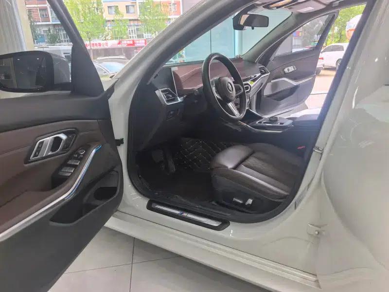 2023 BMW 3 Series 320Li M Sport Package — миниатюра 15