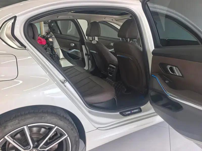 2023 BMW 3 Series 320Li M Sport Package — миниатюра 9