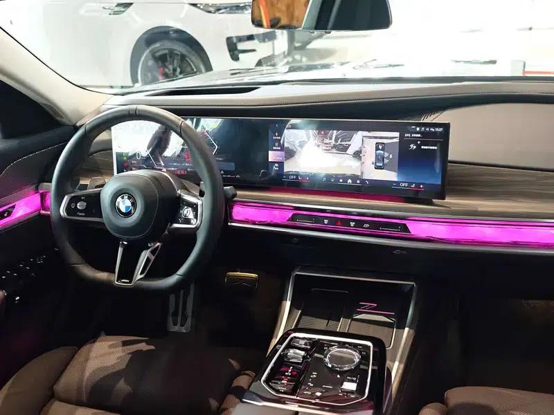 2023 BMW 7 Series 740Li Leading Edition M Sport Package — миниатюра 19