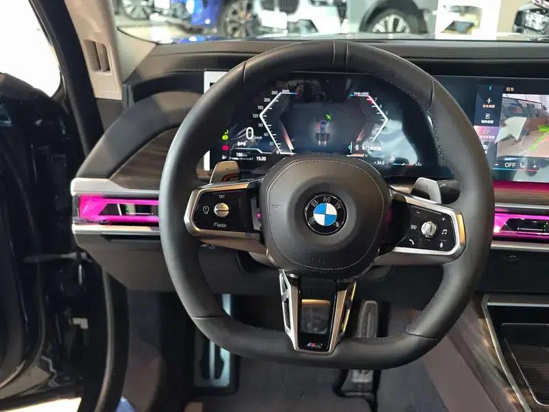 2023 BMW 7 Series 740Li Leading Edition M Sport Package — миниатюра 20