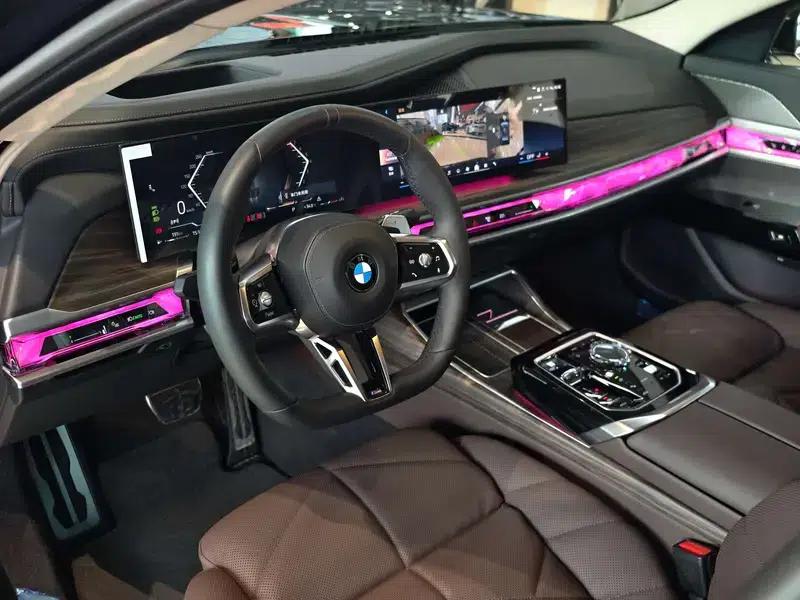 2023 BMW 7 Series 740Li Leading Edition M Sport Package — миниатюра 21