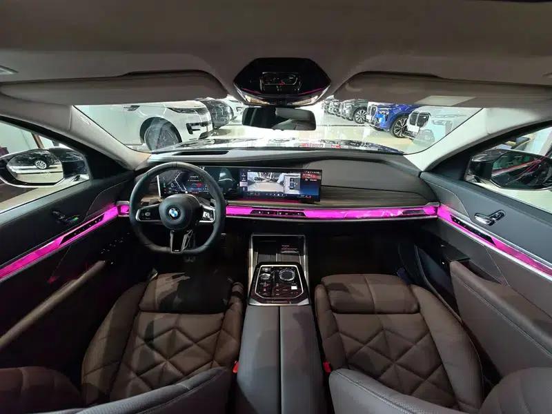 2023 BMW 7 Series 740Li Leading Edition M Sport Package — миниатюра 22