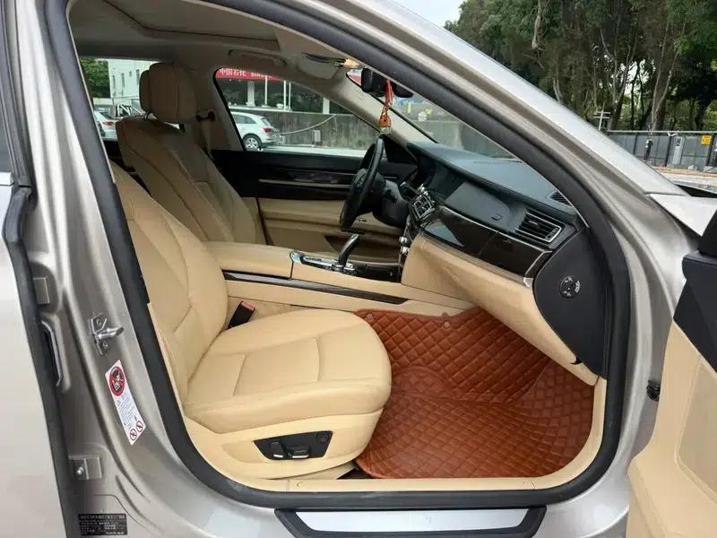 2011 BMW 7 Series 740Li Standard Edition — миниатюра 11