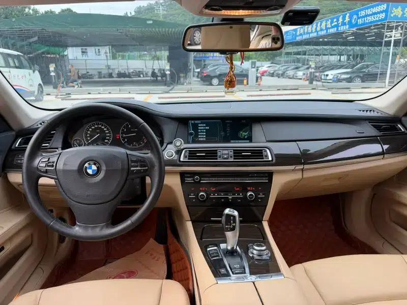 2011 BMW 7 Series 740Li Standard Edition — миниатюра 13