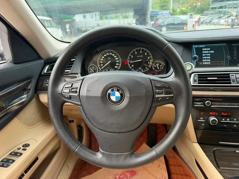 2011 BMW 7 Series 740Li Standard Edition — миниатюра 15