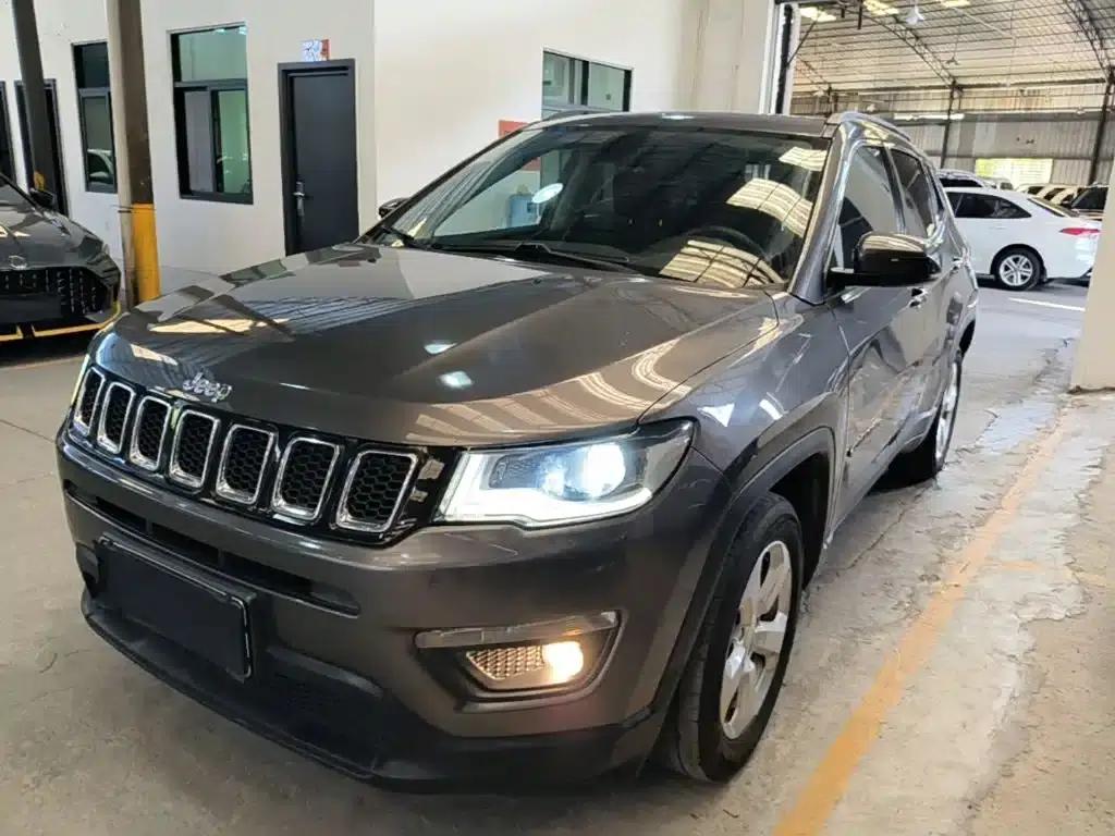 Jeep Compass 2019 220T Automatic Family Edition — миниатюра 1