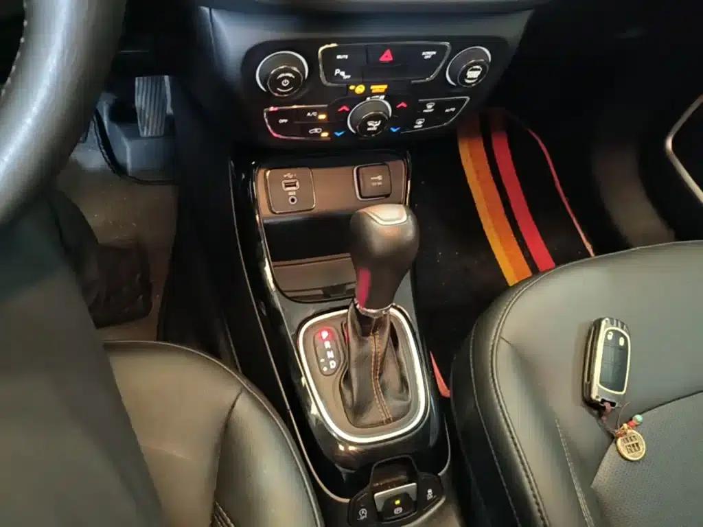 Jeep Compass 2019 220T Automatic Family Edition — миниатюра 14