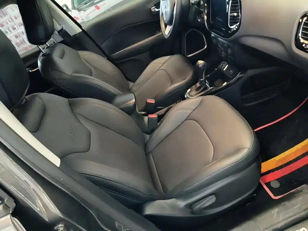 Jeep Compass 2019 220T Automatic Family Edition — миниатюра 25