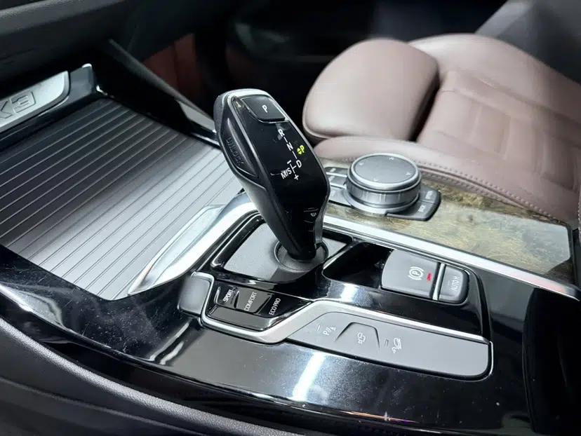 BMW X3 2020 xDrive30i Luxury Model with M Sport Package — миниатюра 24