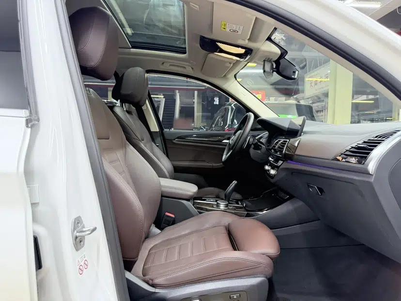BMW X3 2020 xDrive30i Luxury Model with M Sport Package — миниатюра 27