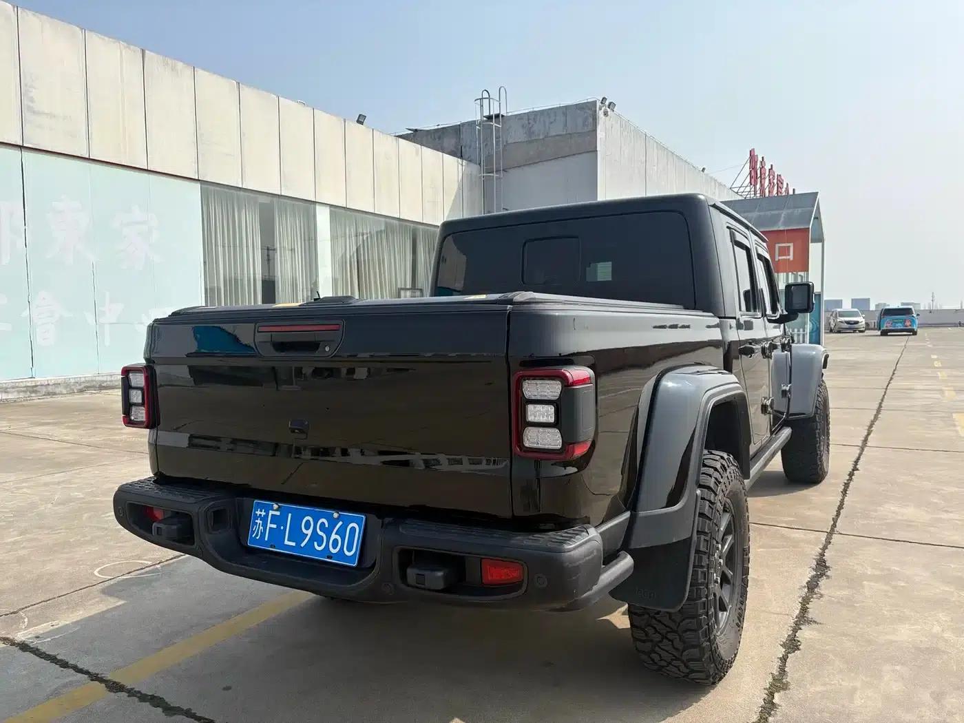 Gladiator 2022 3.6L First Edition — миниатюра 5
