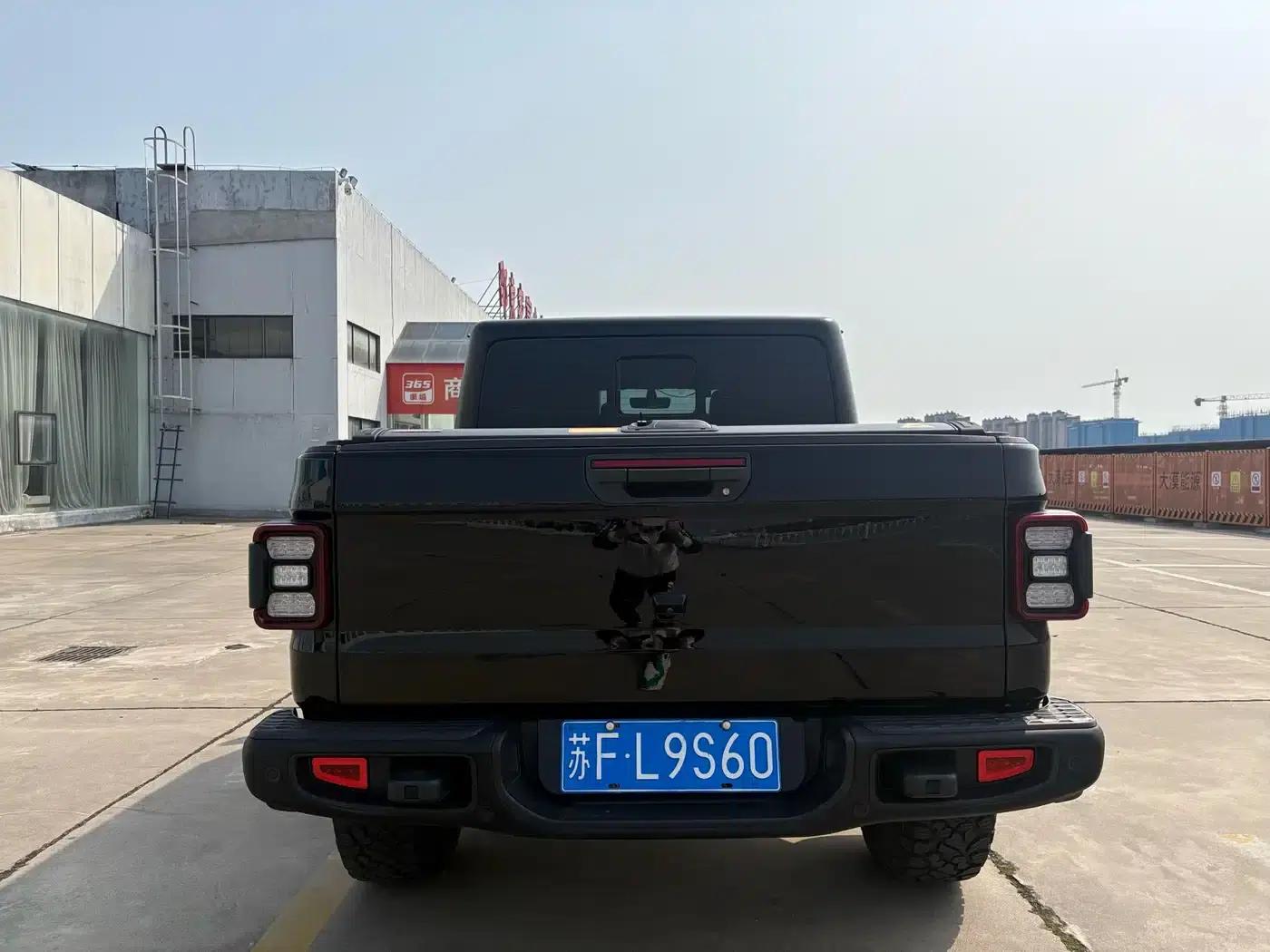 Gladiator 2022 3.6L First Edition — миниатюра 6