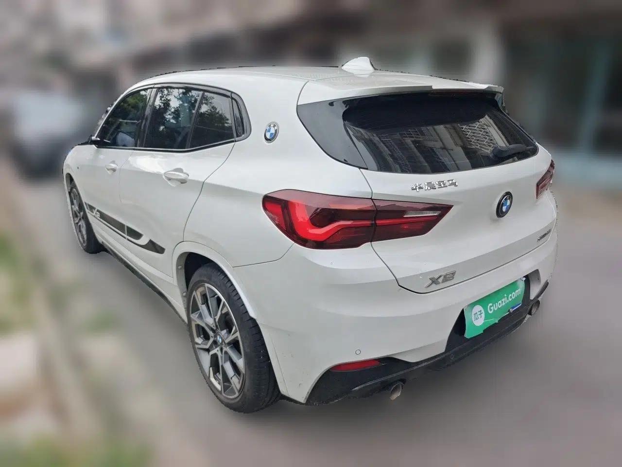 BMW X2 2022 sDrive25i Midnight Edition — миниатюра 4