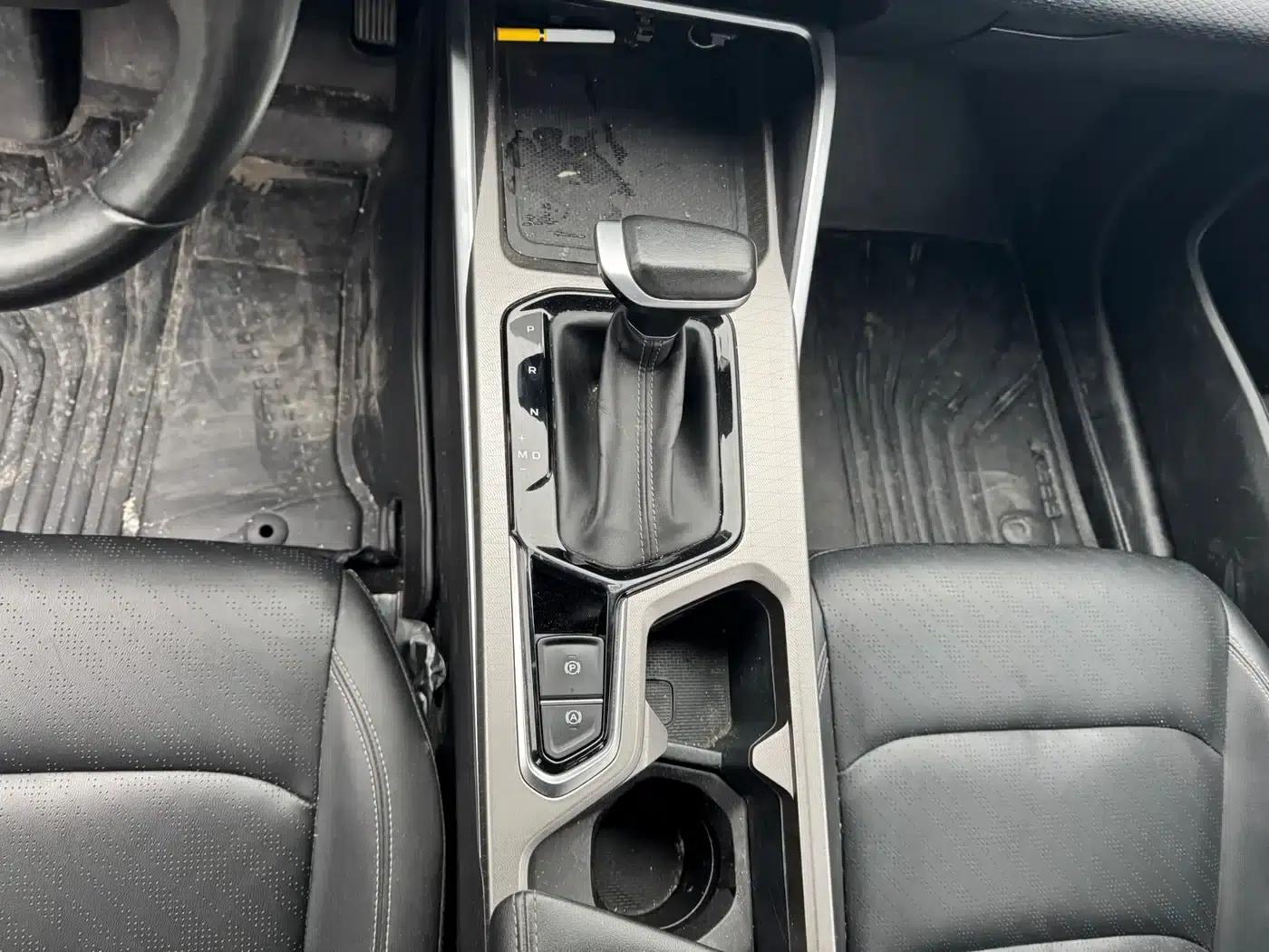 Geely Emgrand 2022 4th Generation 1.5L CVT Luxury Edition — миниатюра 10