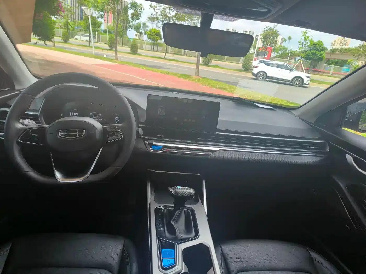 Geely Emgrand 2022 4th Generation 1.5L CVT Premium — миниатюра 11