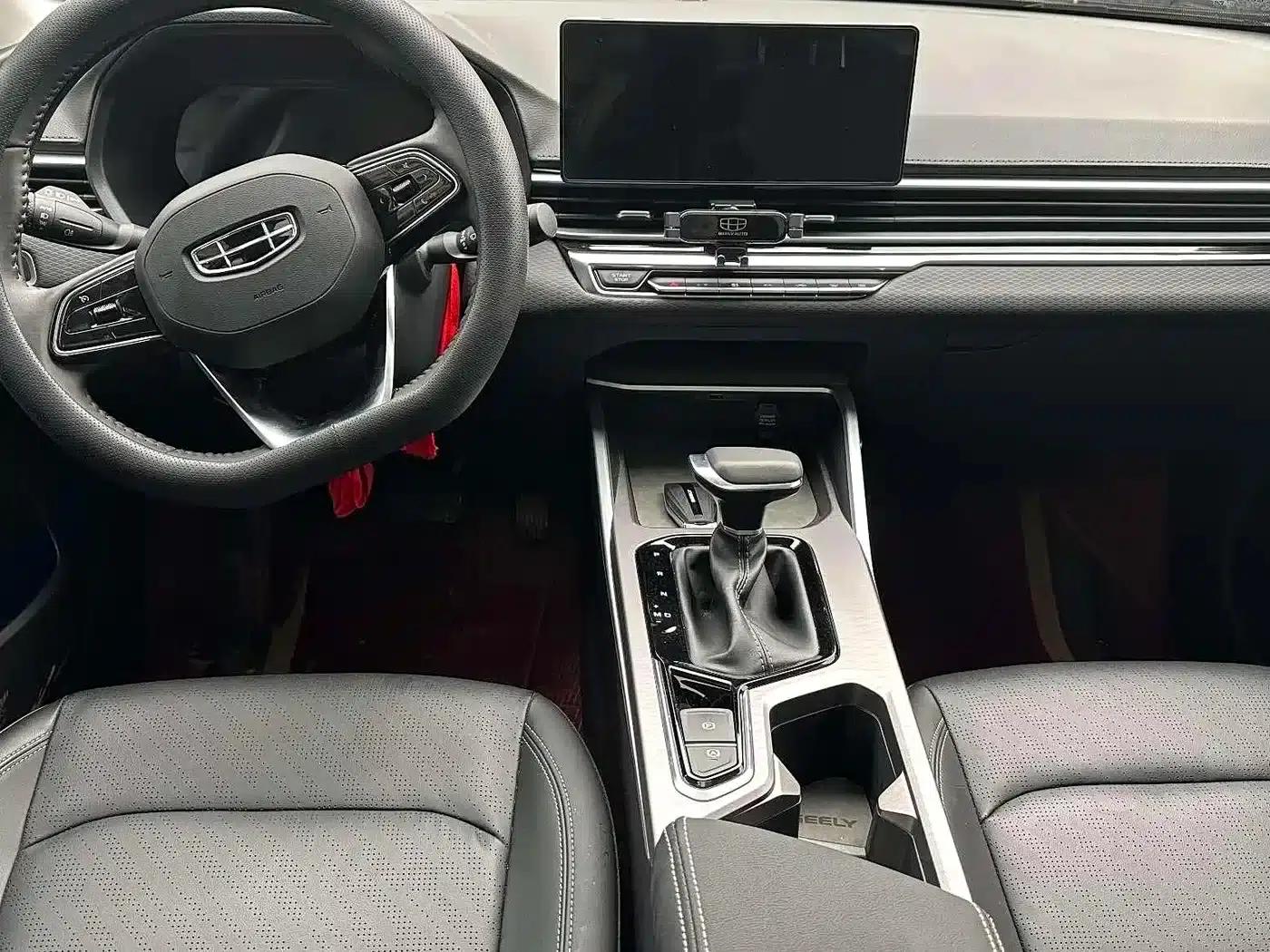 Geely Emgrand 2022 4th Generation 1.5L CVT Elite — миниатюра 3