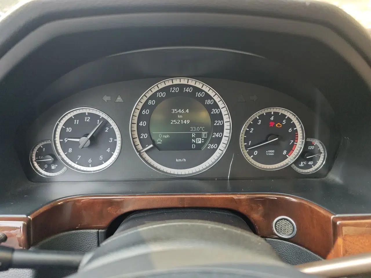 Mercedes-Benz E-Class 2011 E 300 L Elegant Model — миниатюра 11