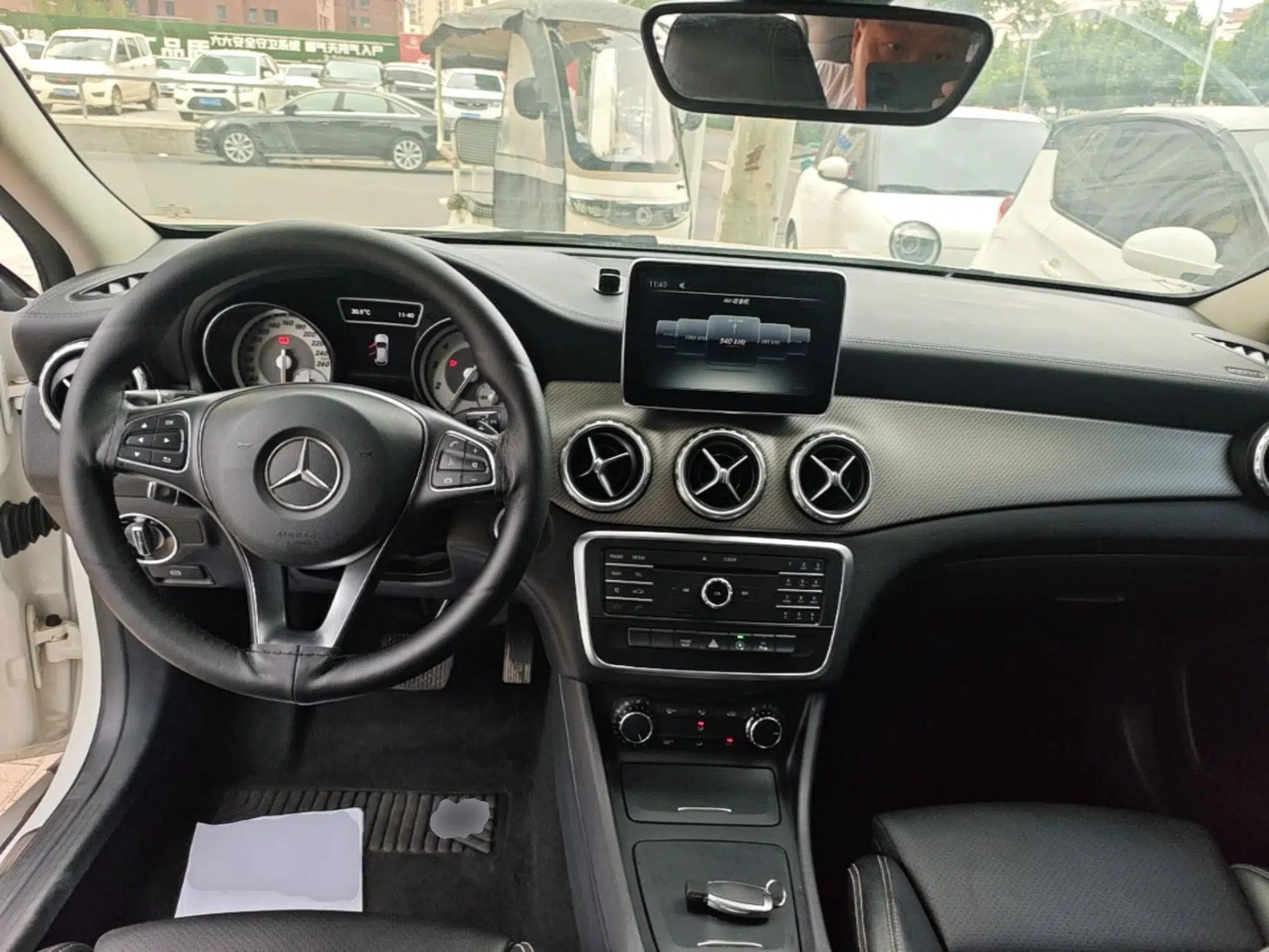 Mercedes-Benz GLA 2016 GLA 200 Fashion Model — миниатюра 12