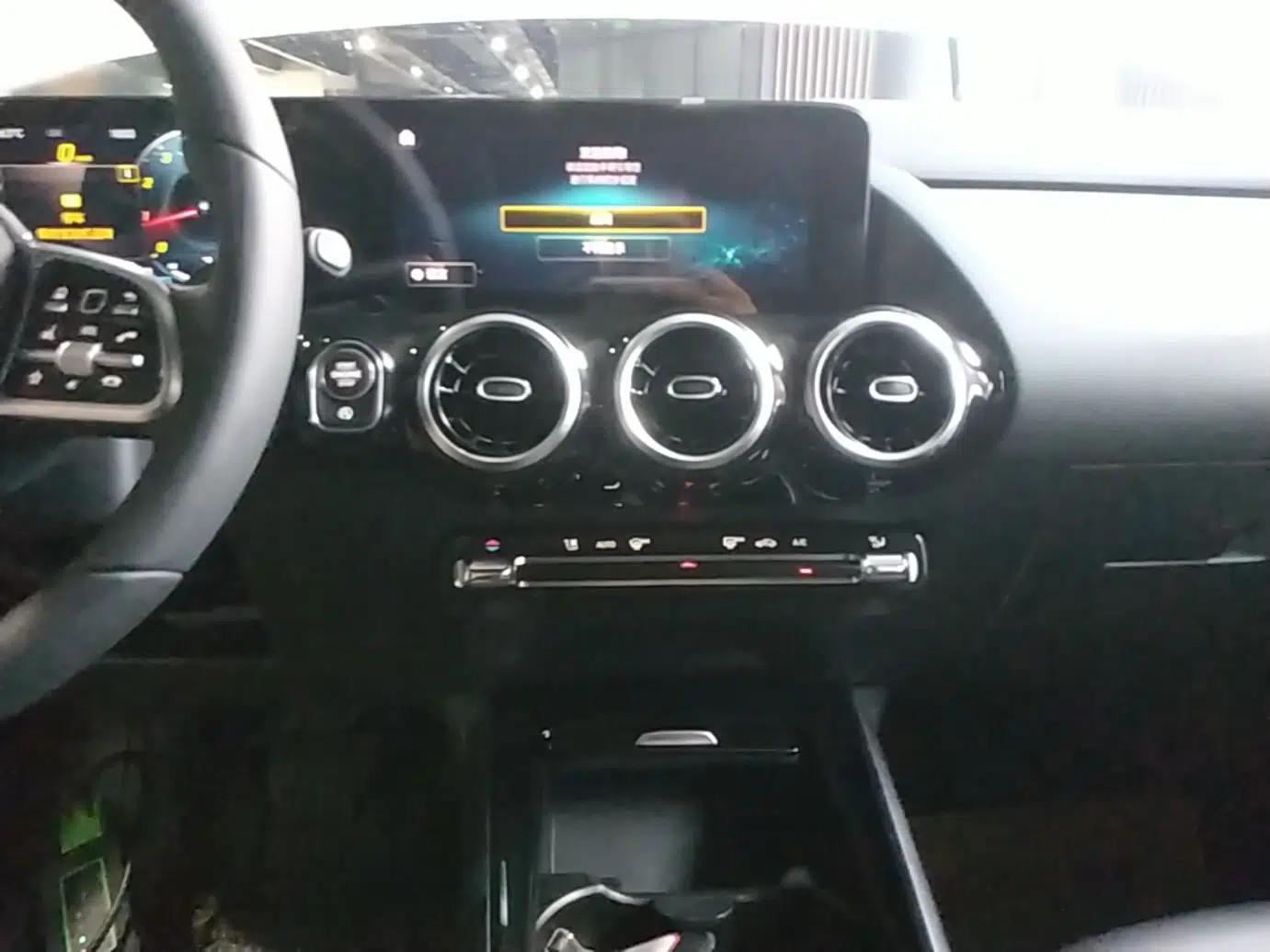 Mercedes-Benz GLA 2020 GLA 180 — миниатюра 15