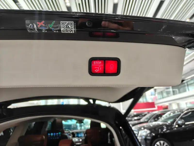 Mercedes-Benz GLS 2023 3.0L Automatic 4WD 7-Seater (Parallel Import) — миниатюра 17