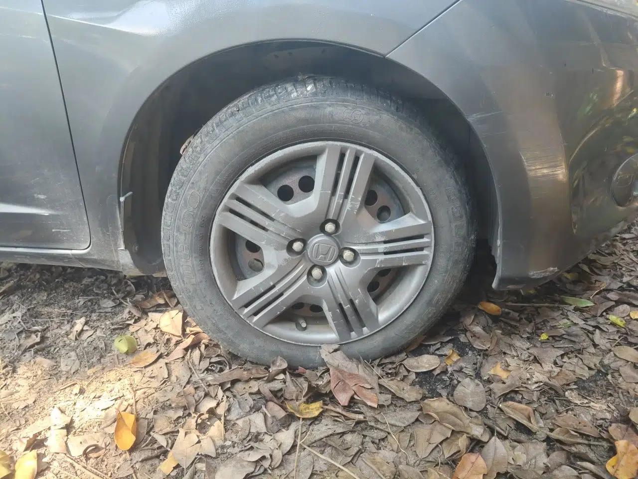 Honda Fit 2011 1.3L automatic comfort version — миниатюра 8