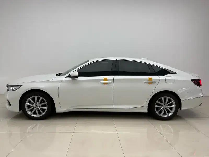 2022 Honda Accord 260TURBO Luxury Edition — миниатюра 4