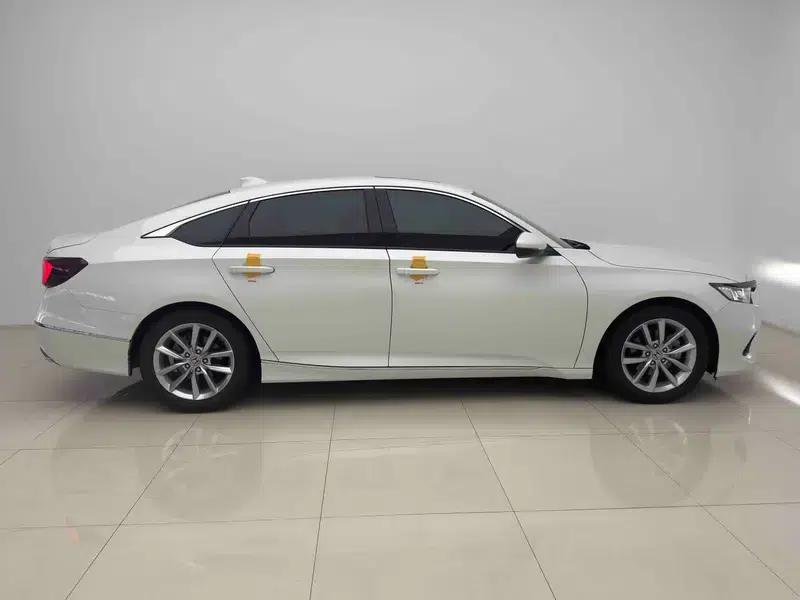 2022 Honda Accord 260TURBO Luxury Edition — миниатюра 8