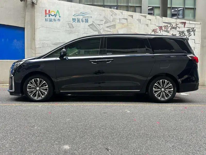 Buick GL8 2023 ES Avantgarde 2.0T Luxury — миниатюра 3