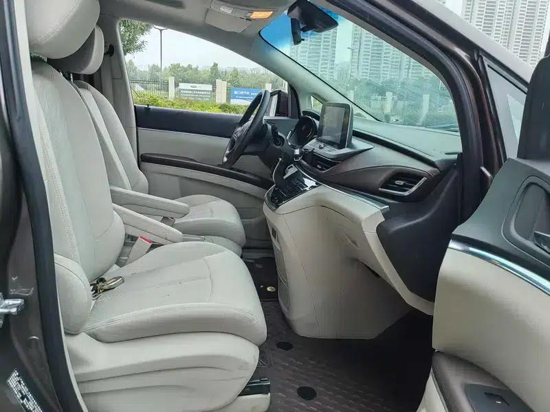 Buick GL8 2022 Land Business Class 652T Comfort — миниатюра 9