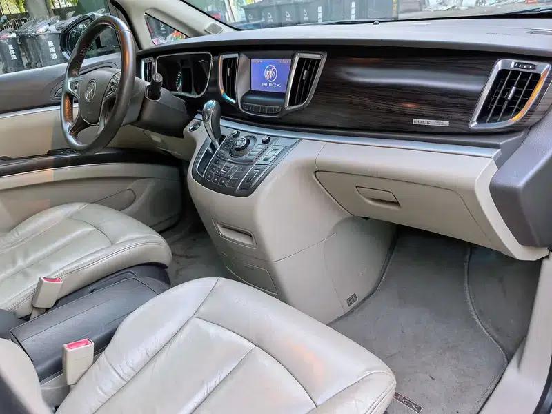 Buick GL8 2011 3.0L GT Luxury Business Edition — миниатюра 12