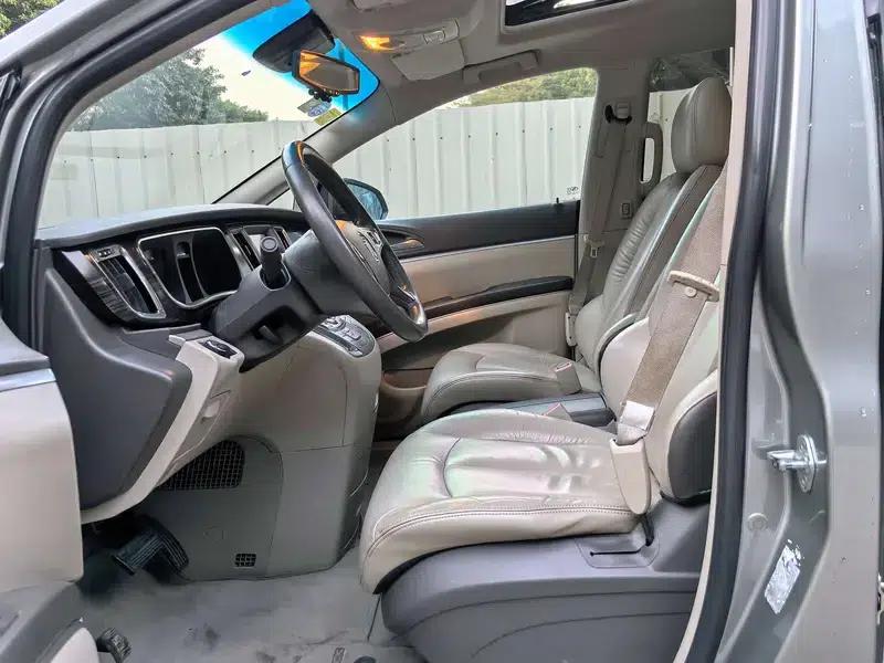 Buick GL8 2011 3.0L GT Luxury Business Edition — миниатюра 13