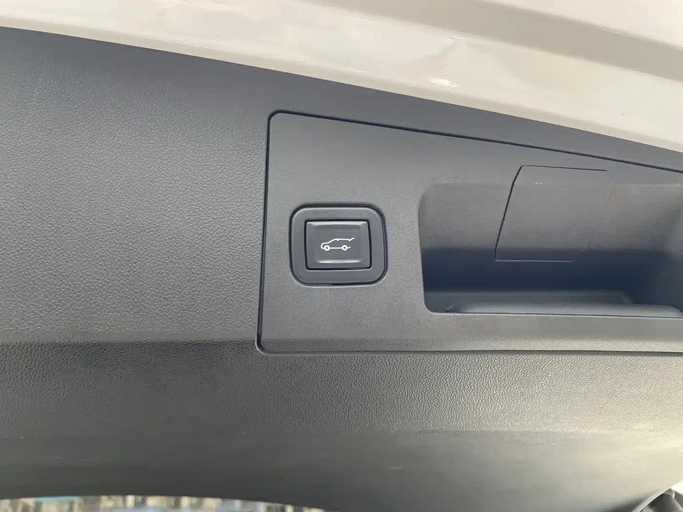 Cadillac XT5 2020 Facelift 28T Luxury — миниатюра 27