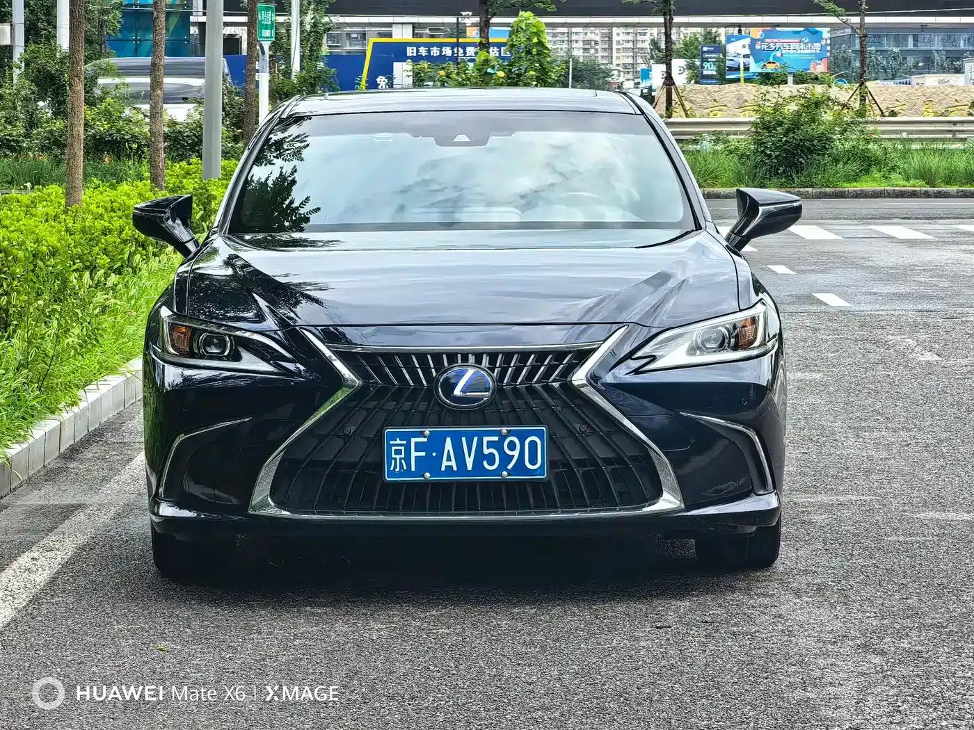 Lexus ES 2021 300h Premium Edition — миниатюра 1
