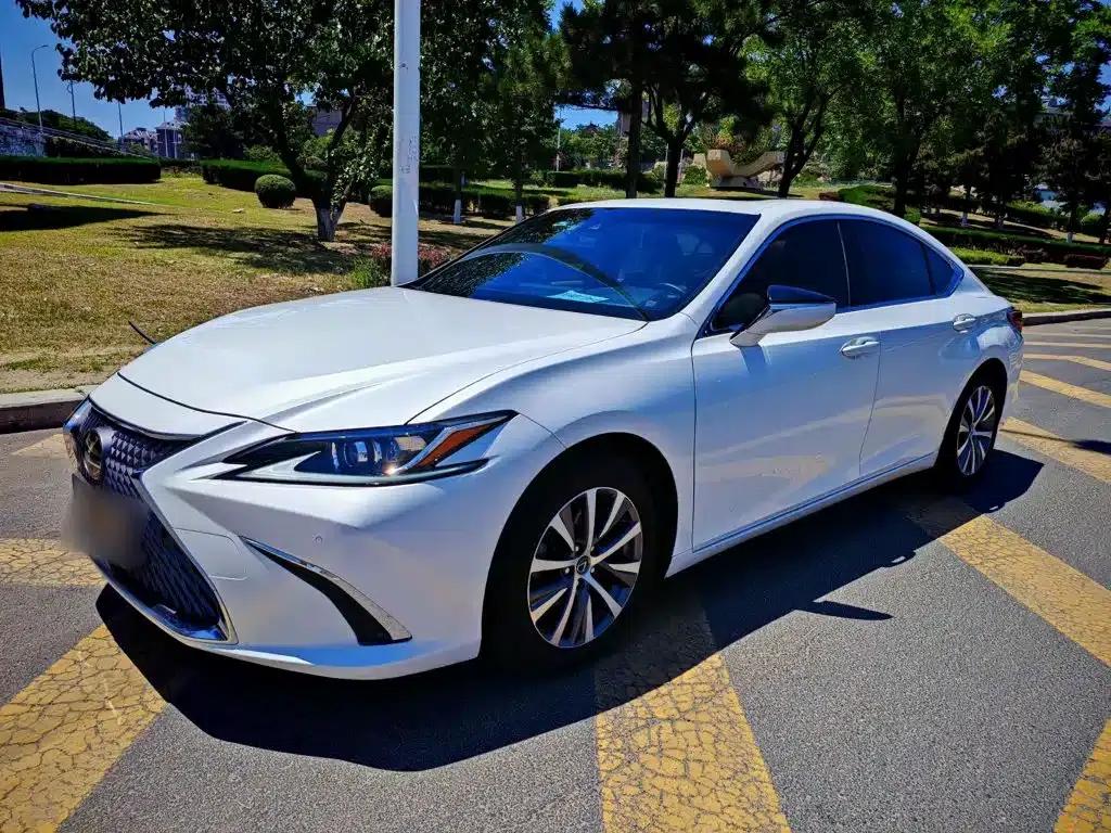 Lexus ES 2018 200 Premium Edition (China VI Emission Standard) — миниатюра 1