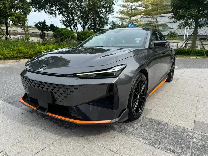 Changan UNI-V 2024 1.5T Premium Sport — миниатюра 1