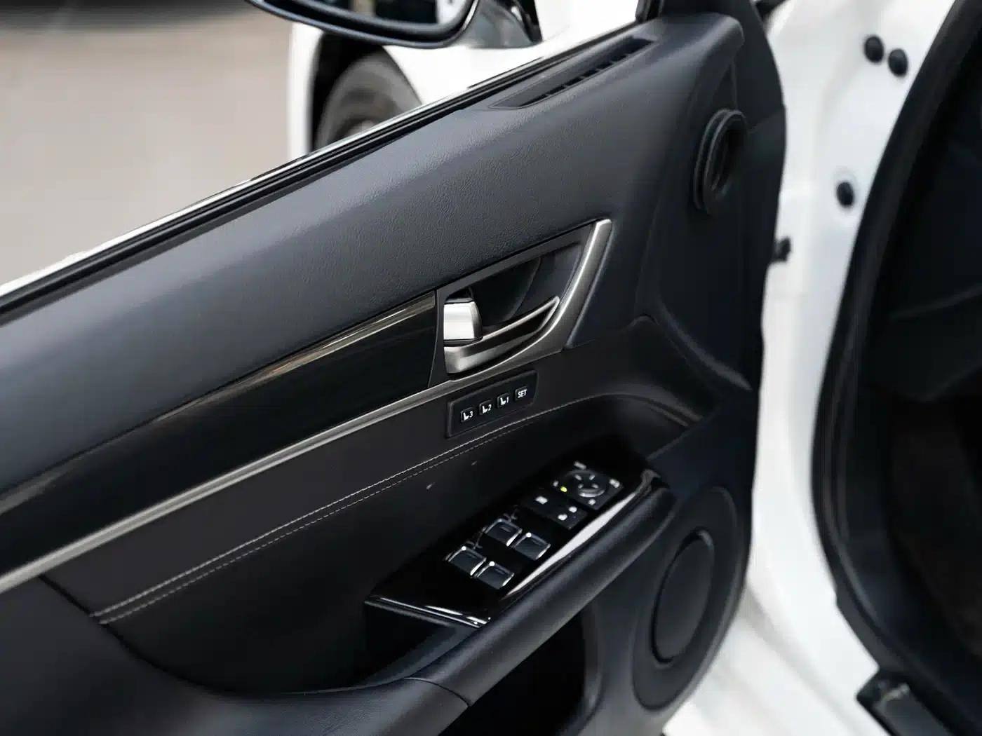 Lexus GS 2016 200t Leading Edition — миниатюра 19