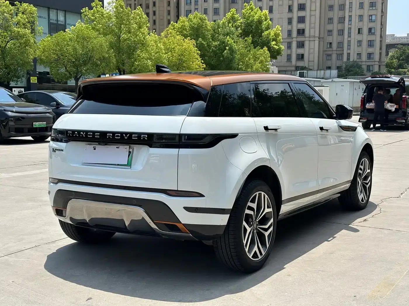 Range Rover Evoque PHEV 2021 Model P300e Luxury Edition — миниатюра 6
