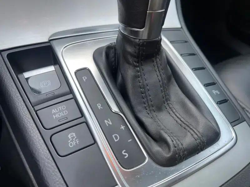 2013 Volkswagen Passat 1.8TSI Luxury — миниатюра 22