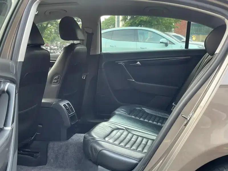 2013 Volkswagen Passat 1.8TSI Luxury — миниатюра 30