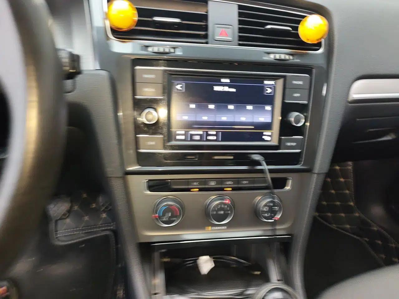 Volkswagen Golf 2016 230TSI Manual Comfort Version — миниатюра 13