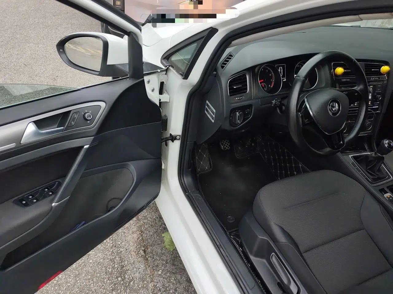 Volkswagen Golf 2016 230TSI Manual Comfort Version — миниатюра 16