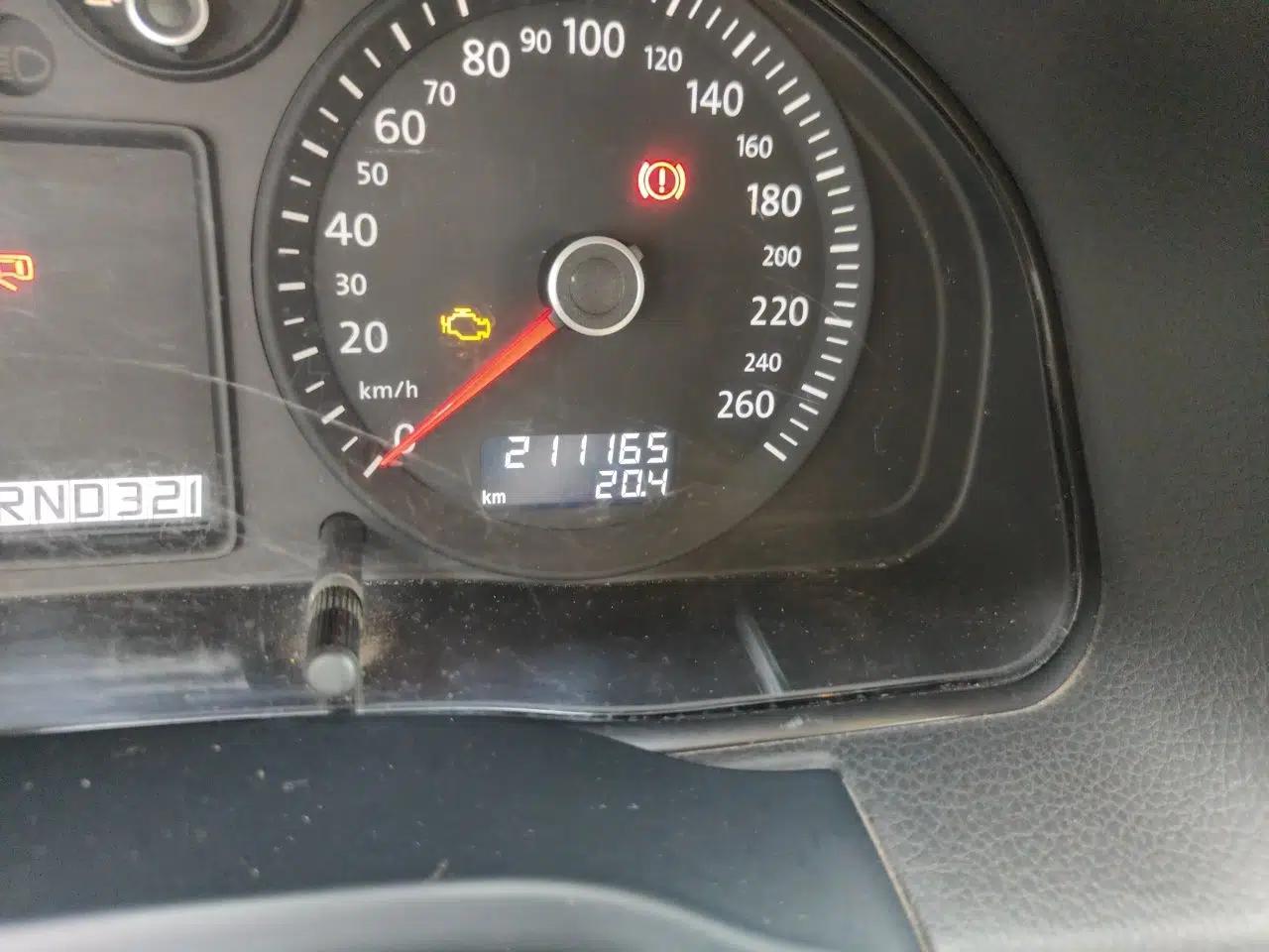 Volkswagen Passat 2009 2.0L MFI Automatic Luxury Edition — миниатюра 12