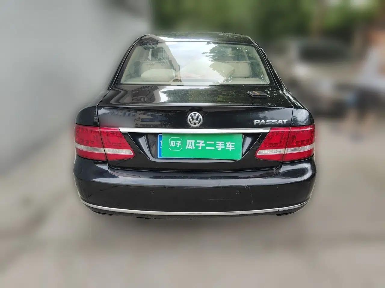 Volkswagen Passat 2009 2.0L MFI Automatic Luxury Edition — миниатюра 5