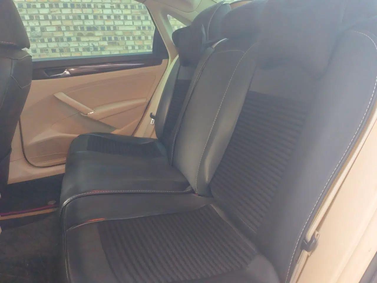Volkswagen Passat 2011 2.0 TSI DSG Premium Edition — миниатюра 17